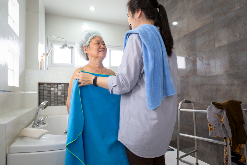assisting-your-senior-loved-ones-with-bathing