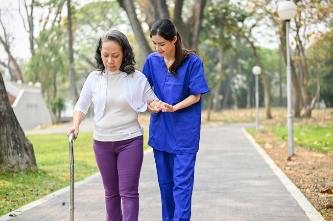 senior-falls-how-vision-hearing-loss-play-a-role